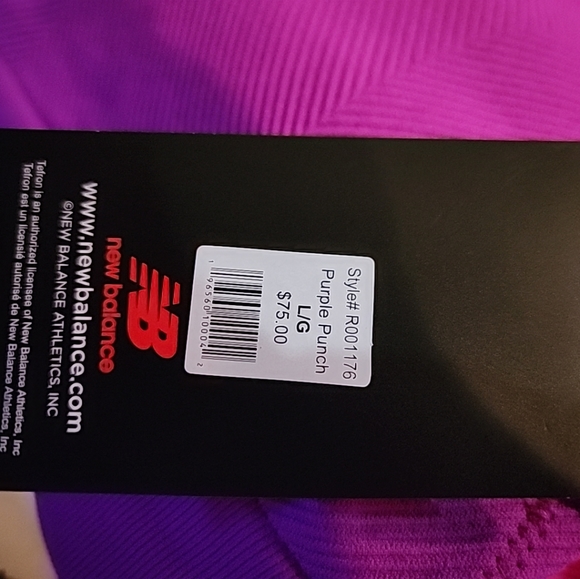 2 Pc Womens Workout set New Balance crop sports bra and biker short purple Sz L - Picture 8 of 10